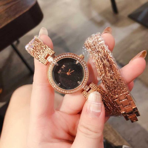 wristwatches 2021 brand women's watch fashion square quartz bracelet set green dial simple rose mesh luxury, Slivery;brown
wristwatches 2021 brand women's watch fashion square quartz bracelet set green dial simple rose mesh luxury, Slivery;brown