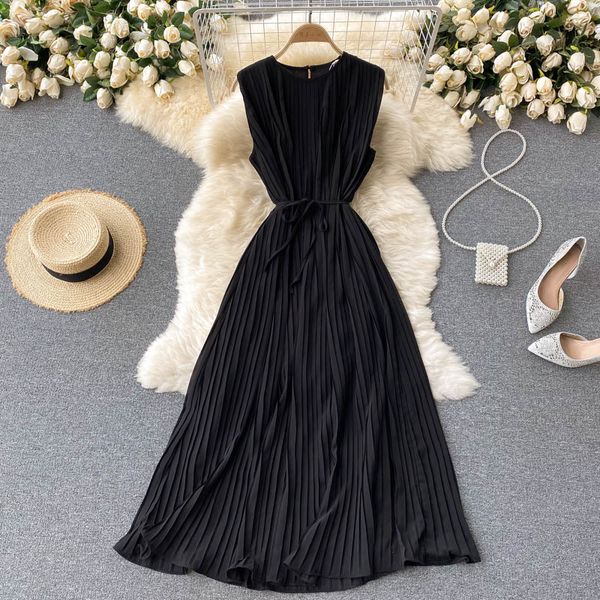 black draped long dress women summer round neck sleeveless high waist slim pleated vestidos female casual elegant robe 2021 new, Black;gray
black draped long dress women summer round neck sleeveless high waist slim pleated vestidos female casual elegant robe 2021 new, Black;gray