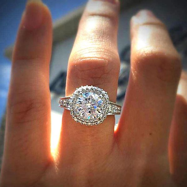 cluster rings 2021 luxury round 925 sterling silver engagement ring for women anniversary gift jewelry wholesale r6428, Golden;silver
cluster rings 2021 luxury round 925 sterling silver engagement ring for women anniversary gift jewelry wholesale r6428, Golden;silver