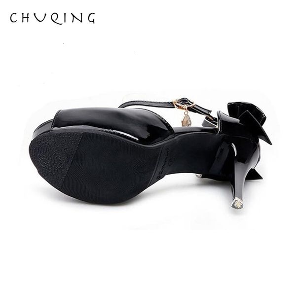 chuqing 2019 summer new fashion women's shoes waterproof platform bow solid color patent leather high heels, Black
chuqing 2019 summer new fashion women's shoes waterproof platform bow solid color patent leather high heels, Black