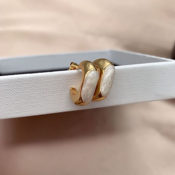 fashion earrings designer new jewelry new celi oil dripping brass plated 18k gold small and simple white, Golden
fashion earrings designer new jewelry new celi oil dripping brass plated 18k gold small and simple white, Golden