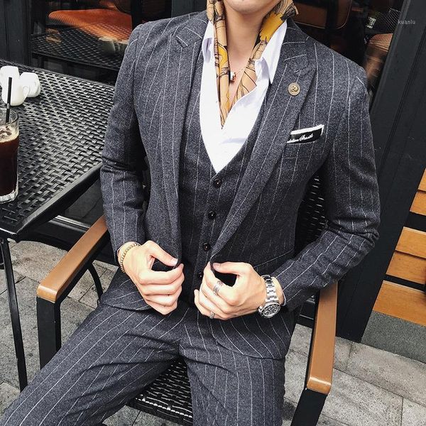 men's suits & blazers 2021 brand casual stripe blazer jacket men korean suit male wedding dress slim fit darkred coat man masculino, White;black
men's suits & blazers 2021 brand casual stripe blazer jacket men korean suit male wedding dress slim fit darkred coat man masculino, White;black