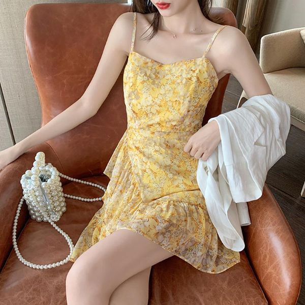 casual dresses 2021 summer women sleeveless spaghetti straps mini dress elegant lady floral print slim a-line female clothes streetwear, Black;gray
casual dresses 2021 summer women sleeveless spaghetti straps mini dress elegant lady floral print slim a-line female clothes streetwear, Black;gray