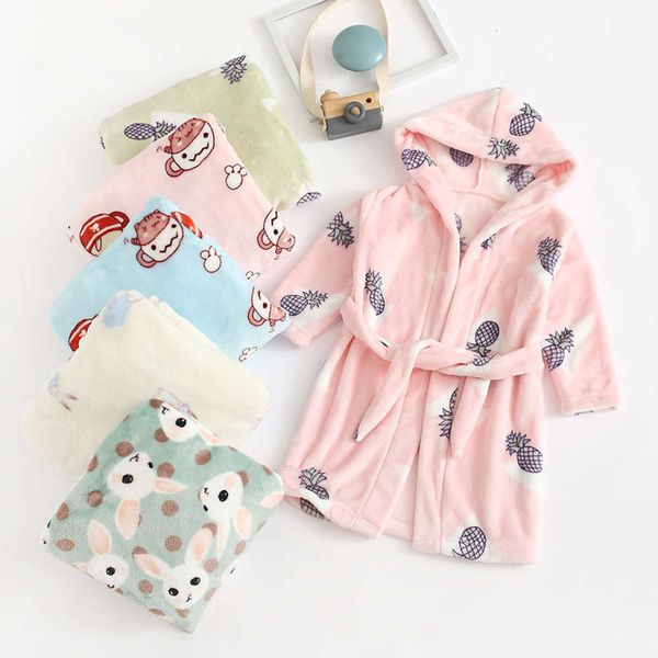 autumn winter 2020 housewear cartoon flannel hooded children's bathrobe men's and women's baotong nightgown, Blue;red
autumn winter 2020 housewear cartoon flannel hooded children's bathrobe men's and women's baotong nightgown, Blue;red