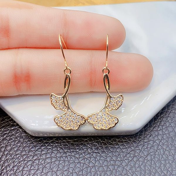 2021 designers womens earringscopper hook new super flash ginkgo leaf earrings korean design sense inlaid with diamond earrings net red temp, Golden
2021 designers womens earringscopper hook new super flash ginkgo leaf earrings korean design sense inlaid with diamond earrings net red temp, Golden
