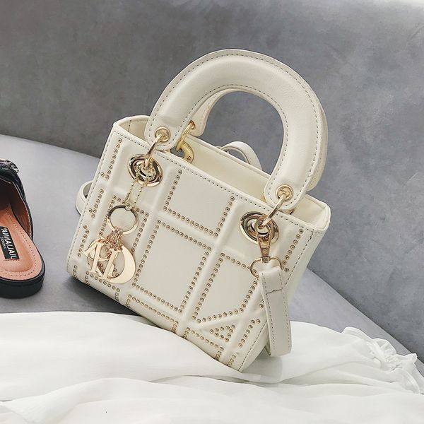 2022 new women's handbag fashion atmosphere single shoulder messenger princess banquet
2022 new women's handbag fashion atmosphere single shoulder messenger princess banquet