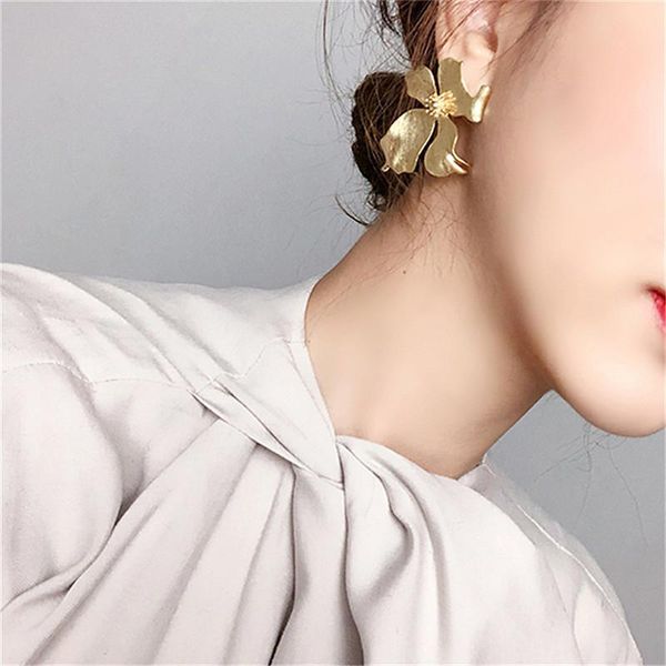 stud mengjiqiao 2021 europe vintage gold color metal flower big earrings for women fashion personality statement oorbellen, Golden;silver
stud mengjiqiao 2021 europe vintage gold color metal flower big earrings for women fashion personality statement oorbellen, Golden;silver
