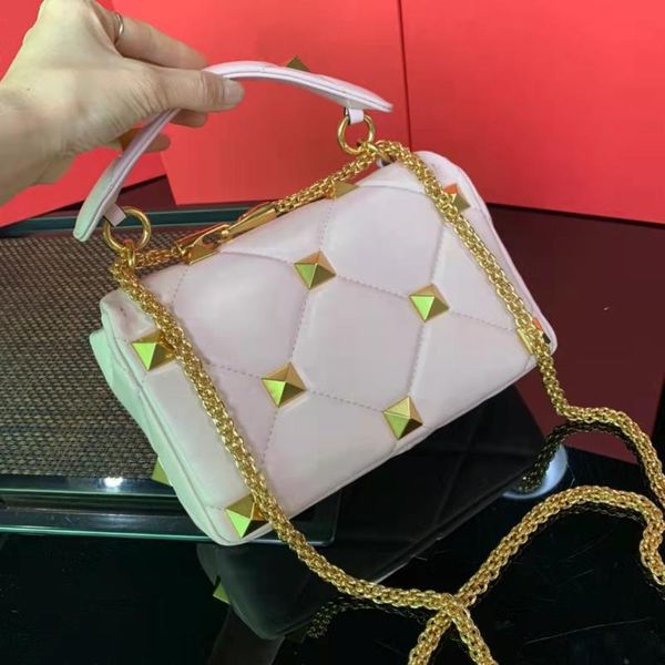 shoulder bags 2021 model fashion real leather woman rivets chains luxury rivet handbag
shoulder bags 2021 model fashion real leather woman rivets chains luxury rivet handbag