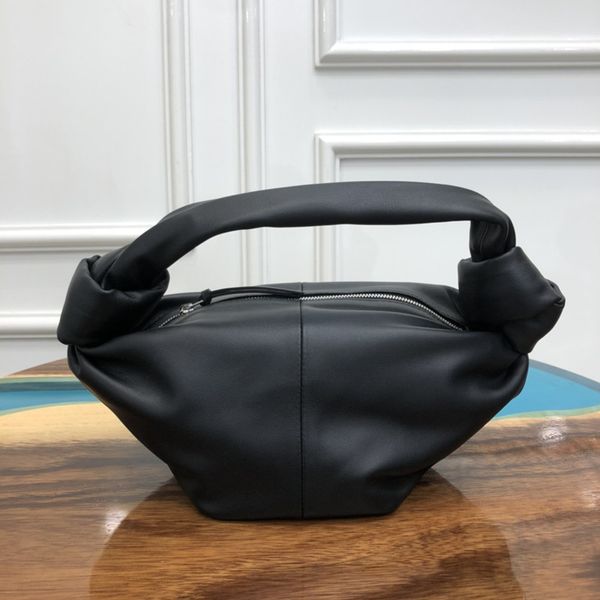 2020 spring package knot, dumpling title the fairies must get 692635 the carrying capacity is really good loulou bag fashion bags, Black
2020 spring package knot, dumpling title the fairies must get 692635 the carrying capacity is really good loulou bag fashion bags, Black