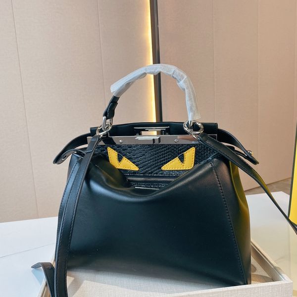 handbags designer crossbody tote bag shoulder bags handbag totes luxury cross body artwork genuine leather high-quality with original box 4
handbags designer crossbody tote bag shoulder bags handbag totes luxury cross body artwork genuine leather high-quality with original box 4