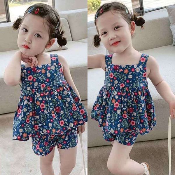 suit summer girls' suspender floral + shorts two piece 3-8 years old children's wear, White
suit summer girls' suspender floral + shorts two piece 3-8 years old children's wear, White