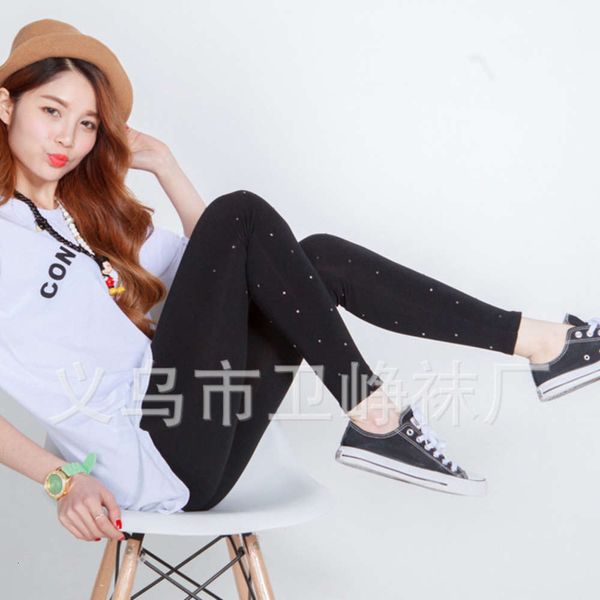 japane korean quarter pants in spring autumn 2020 with diamond inlay for slim and silk proof men's leggings, Black
japane korean quarter pants in spring autumn 2020 with diamond inlay for slim and silk proof men's leggings, Black