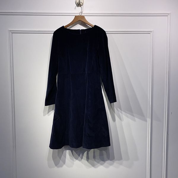 2021 new mulher veludo joelho comprimento vestido manga comprida zper cor slida o-pescoo vestidos femininos 2jea, Black;gray
2021 new mulher veludo joelho comprimento vestido manga comprida zper cor slida o-pescoo vestidos femininos 2jea, Black;gray