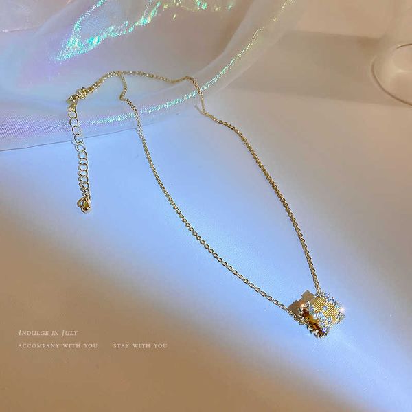 fashion design geometric diamond inlaid cylinder necklace literary style pendant temperament personality fashion net red simple, Silver
fashion design geometric diamond inlaid cylinder necklace literary style pendant temperament personality fashion net red simple, Silver