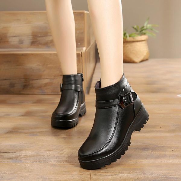 boots 2021 middle-aged women's winter soft leather platform warm shoes plush ankle for women mother's blend, Black
boots 2021 middle-aged women's winter soft leather platform warm shoes plush ankle for women mother's blend, Black