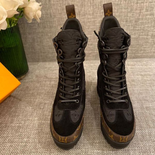 2021 new women's shoes designer comfortable leather fashion luxury high heel lace-up motorcycle boot strap shoe box, Red;white
2021 new women's shoes designer comfortable leather fashion luxury high heel lace-up motorcycle boot strap shoe box, Red;white