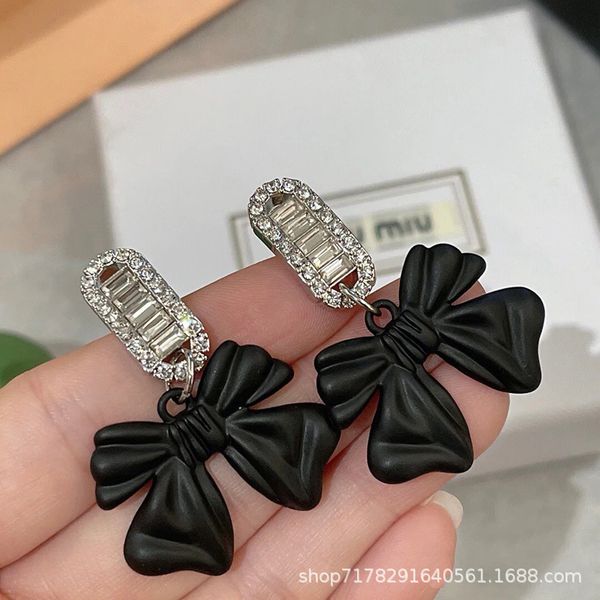 bow earrings female new sweet and lovely black small public face thin light luxury fine jewelry discount, Golden;silver
bow earrings female new sweet and lovely black small public face thin light luxury fine jewelry discount, Golden;silver