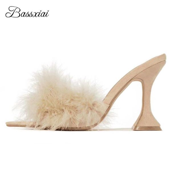 luxury feather one-strap runway mules lady high goblet heel point open toe slingbacks women sandals summer 2021, Black
luxury feather one-strap runway mules lady high goblet heel point open toe slingbacks women sandals summer 2021, Black