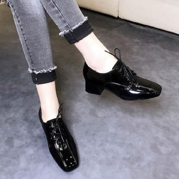 dress shoes 2021 spring and autumn ladies high-heeled patent leather with thick women's single square head large, Black 
dress shoes 2021 spring and autumn ladies high-heeled patent leather with thick women's single square head large, Black