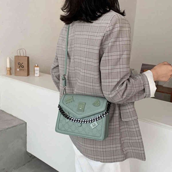 2022 factory wholesale women's medal trend chain pu small square bag texture fashion one shoulder messenger bag
2022 factory wholesale women's medal trend chain pu small square bag texture fashion one shoulder messenger bag