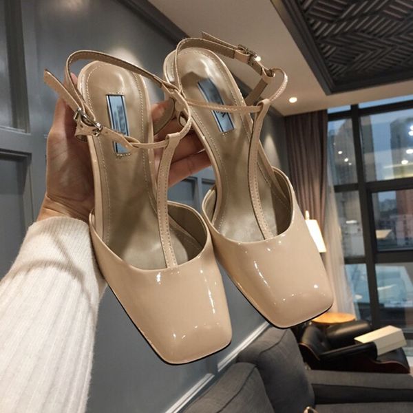 2021 good quality fashion women luxurys designers shoes designer sandals womens luxury high heels sandal dress shoess with box size 35-41 -g, Black
2021 good quality fashion women luxurys designers shoes designer sandals womens luxury high heels sandal dress shoess with box size 35-41 -g, Black