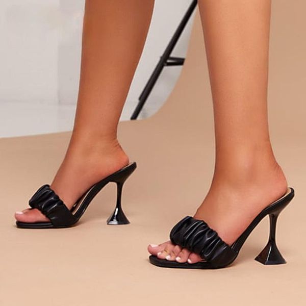 slippers fashion strange style women square open toe slip on slides summers beach shoes black white woman size 42
slippers fashion strange style women square open toe slip on slides summers beach shoes black white woman size 42