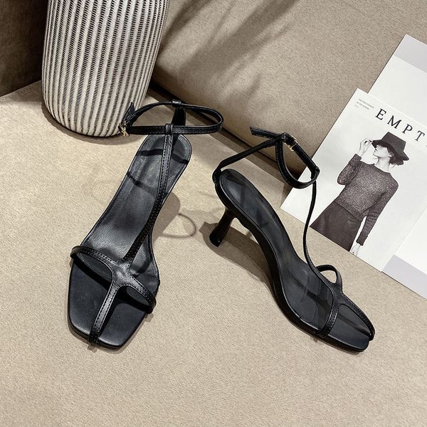 2021 summer women high heels sandals new t-strap narrow band square toe elegant ladies party shoes black white oeb4
2021 summer women high heels sandals new t-strap narrow band square toe elegant ladies party shoes black white oeb4