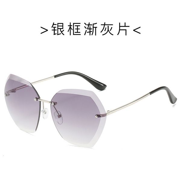 fashion rimless 2021 pilot sunglasses women brand design retro vintage cutting lens gradient sun glasses female uv400, White;black
fashion rimless 2021 pilot sunglasses women brand design retro vintage cutting lens gradient sun glasses female uv400, White;black