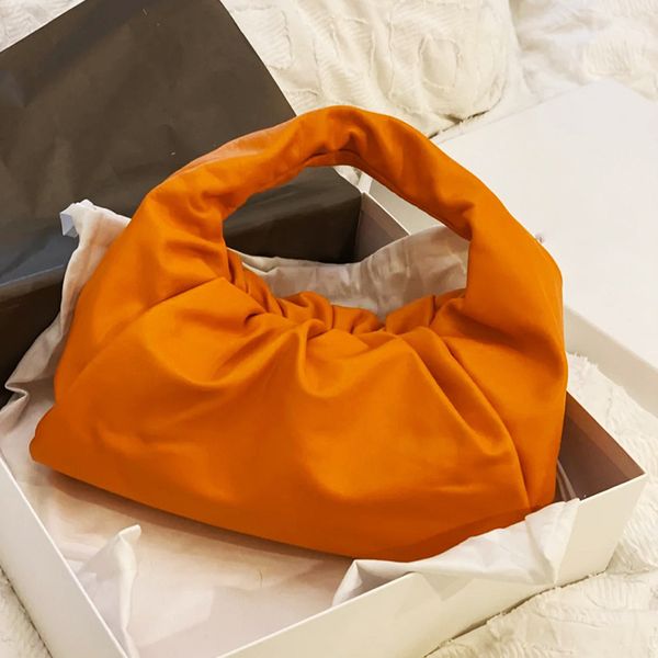 cloud bag women s large capacity croissant bag 2021 new year one shoulder messenger handbag trend pleated leather women s bag
cloud bag women s large capacity croissant bag 2021 new year one shoulder messenger handbag trend pleated leather women s bag