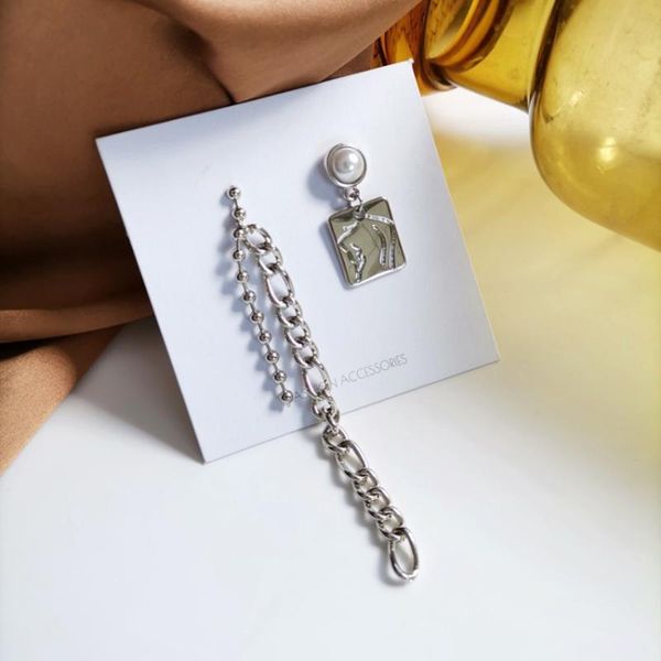stud europe and the united states exaggerated style earrings fashion personality creative design asymmetric geometry shape, Golden;silver
stud europe and the united states exaggerated style earrings fashion personality creative design asymmetric geometry shape, Golden;silver