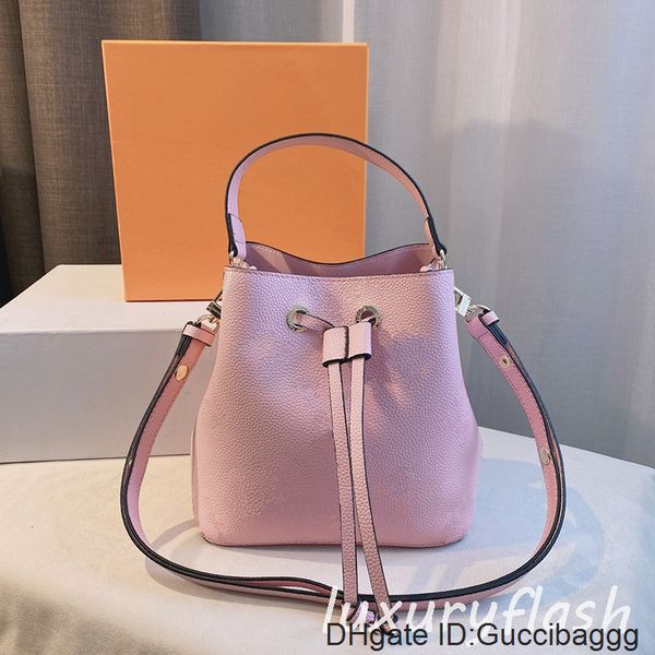 2021 news bucket bag women designers luxurys shoulder bags fashion summer gradient letters original hardware diagonal casual handbags
2021 news bucket bag women designers luxurys shoulder bags fashion summer gradient letters original hardware diagonal casual handbags