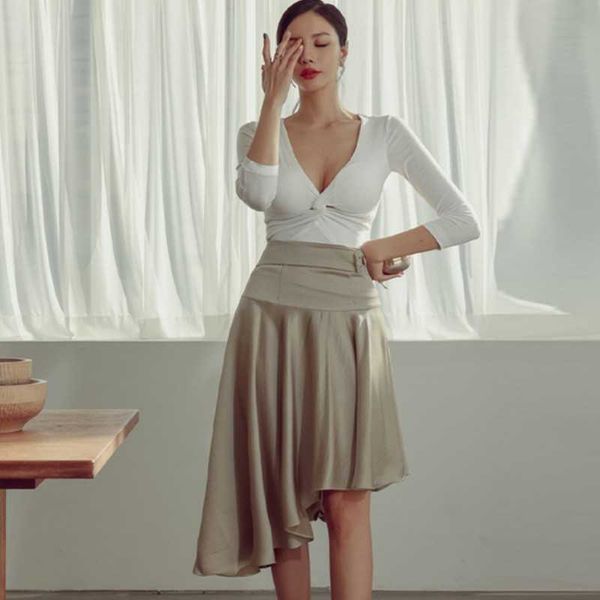 spring women two piece sets fashion office ol v-neck long sleeve t-shirt + high waist irregular midi skirts suits 210526, White
spring women two piece sets fashion office ol v-neck long sleeve t-shirt + high waist irregular midi skirts suits 210526, White