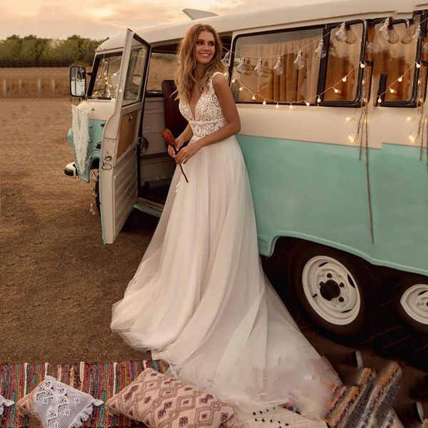 2021 summer boho long tulle wedding dresses v neck a line lace appliques beach vintage bridal gowns custom bohemian wedding dress plus size, White
2021 summer boho long tulle wedding dresses v neck a line lace appliques beach vintage bridal gowns custom bohemian wedding dress plus size, White