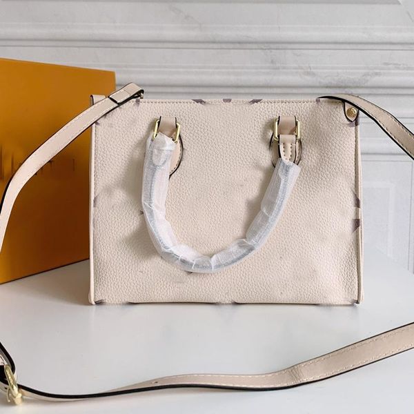 large capacity handbag tote bag shopping bags fashion letter printing grain genuine leather plain interior zipper hardware high-capacity, Black;red
large capacity handbag tote bag shopping bags fashion letter printing grain genuine leather plain interior zipper hardware high-capacity, Black;red