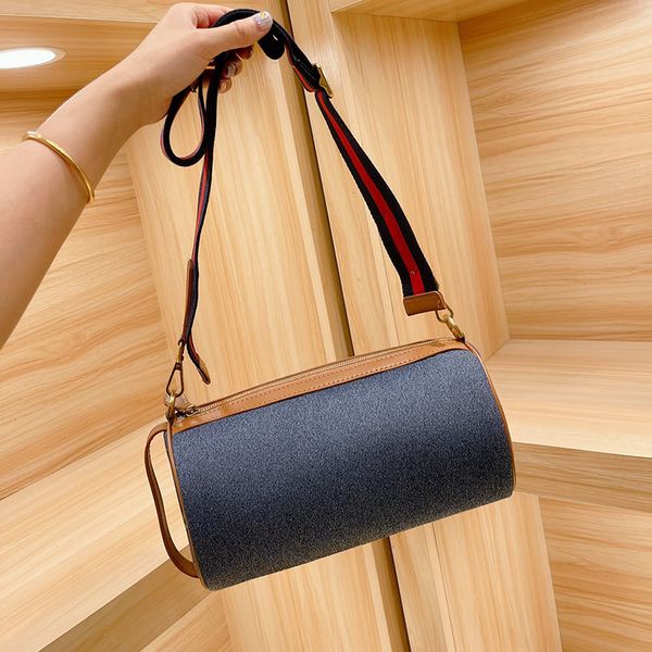 designer bag handbags shoulder bags handbag purses genuine leather different colors high-quality fashion brand with original box size 27*15
designer bag handbags shoulder bags handbag purses genuine leather different colors high-quality fashion brand with original box size 27*15