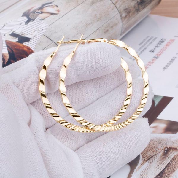 hoop & huggie gold color round big earring for women ladies ear jewellery shape zinc alloy fashion earings hoops trendy, Golden;silver
hoop & huggie gold color round big earring for women ladies ear jewellery shape zinc alloy fashion earings hoops trendy, Golden;silver