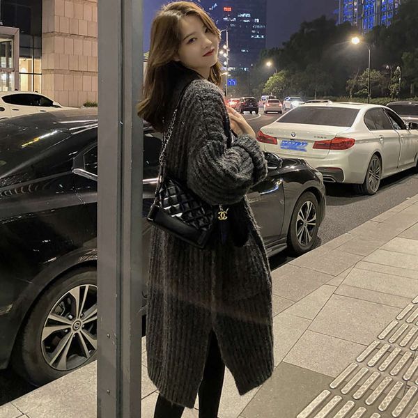 knitted sweater women's mid long loose lazy style coat in autumn and winter 2020 luxury, White;black
knitted sweater women's mid long loose lazy style coat in autumn and winter 2020 luxury, White;black
