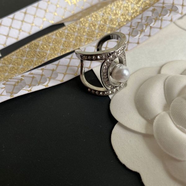 2021 luxury simple heart-shaped love ring gold and silver rose stainless steel couple fashion designer jewelry lady party gift, Golden;silver
2021 luxury simple heart-shaped love ring gold and silver rose stainless steel couple fashion designer jewelry lady party gift, Golden;silver