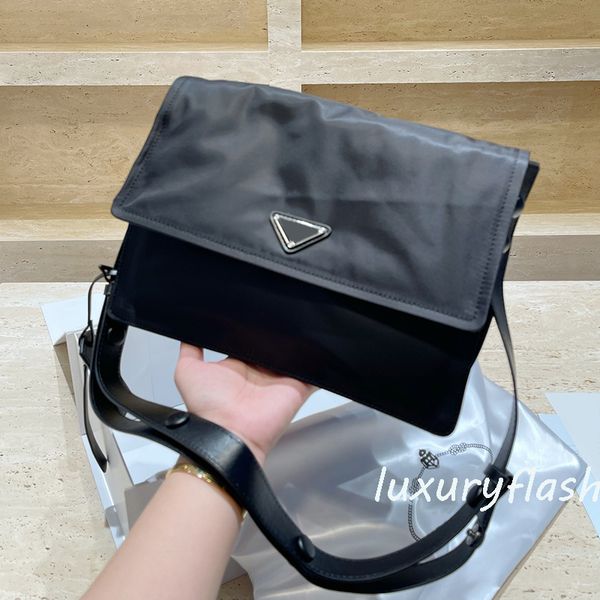 leverl quality luxurys designers men 2021 new crossbody women fashion cross body black nylon messenger bag wholesale
leverl quality luxurys designers men 2021 new crossbody women fashion cross body black nylon messenger bag wholesale