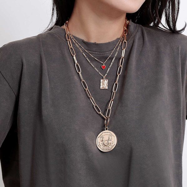 tridimensional geometric with human figures and women's creative peach heart color contrast multi-layer emboss, Silver
tridimensional geometric with human figures and women's creative peach heart color contrast multi-layer emboss, Silver