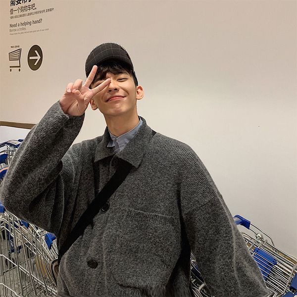 2021 new male winter loose large cardigan pocket keep warm wool lapels collar cashmere clothes gray knitting/black coats 5qvc, White;black
2021 new male winter loose large cardigan pocket keep warm wool lapels collar cashmere clothes gray knitting/black coats 5qvc, White;black