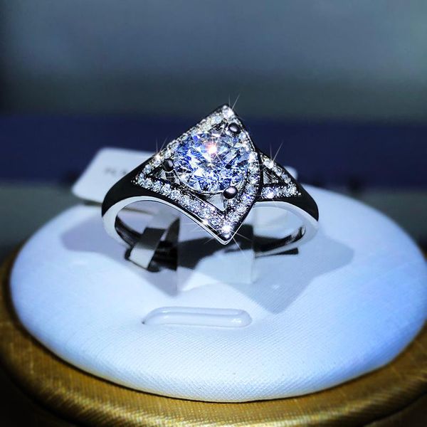 cluster rings 925 silver fashion 1.0 ct three mossanite ring for ladies wedding birthday party jewelry gift, Golden;silver
cluster rings 925 silver fashion 1.0 ct three mossanite ring for ladies wedding birthday party jewelry gift, Golden;silver