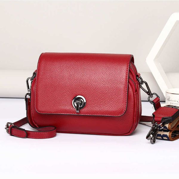 2021 new layer cowhide high texture small square fashion versatile single shoulder soft leather messenger bag
2021 new layer cowhide high texture small square fashion versatile single shoulder soft leather messenger bag