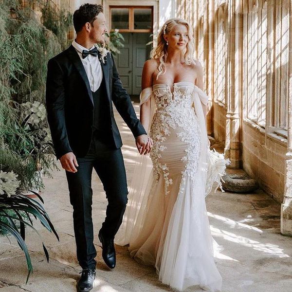bohemian off the shoulder lace mermaid wedding dress bridal gowns strapless appliqued sweep train tulle plus size bride dresses, White
bohemian off the shoulder lace mermaid wedding dress bridal gowns strapless appliqued sweep train tulle plus size bride dresses, White