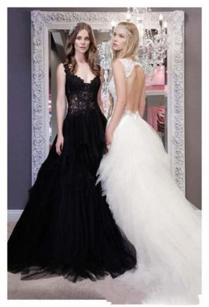 black gothic wedding dresses bridal gowns plus size a line lace appliqued hollow backless wedding dress vestidos de soiree, White
black gothic wedding dresses bridal gowns plus size a line lace appliqued hollow backless wedding dress vestidos de soiree, White