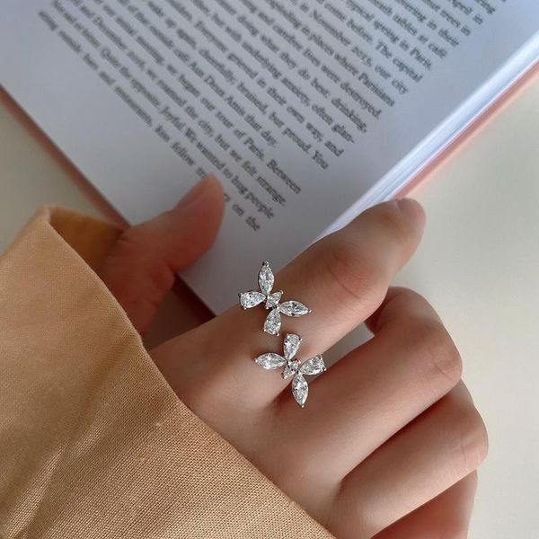 cluster rings silvology 925 sterling silver zircon bow-knot flowers elegant light luxury for women 2021 festival jewelry designers, Golden;silver
cluster rings silvology 925 sterling silver zircon bow-knot flowers elegant light luxury for women 2021 festival jewelry designers, Golden;silver