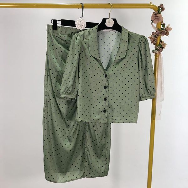 two piece dress skirt suit 2021 summer vacation short sleeve green polka dot shirt + pleated split retro female, White
two piece dress skirt suit 2021 summer vacation short sleeve green polka dot shirt + pleated split retro female, White