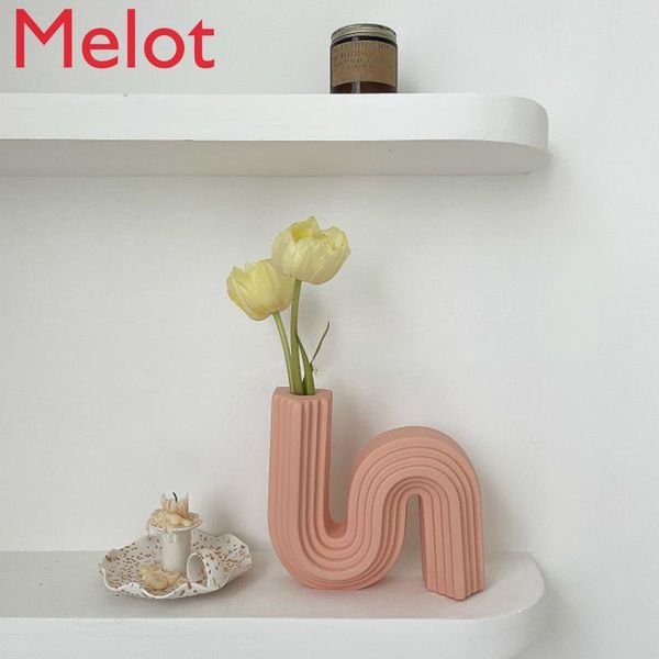 european-style luxury art ornaments s-shaped vase flower ceramic flowing water counterdecoration storage partition
european-style luxury art ornaments s-shaped vase flower ceramic flowing water counterdecoration storage partition