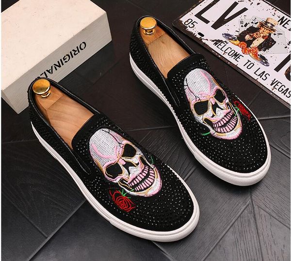 new luxury mens fashion casual shoes black glitter leisure slip on rivets loafers shoes man party weeding dress shoes size38-43
new luxury mens fashion casual shoes black glitter leisure slip on rivets loafers shoes man party weeding dress shoes size38-43