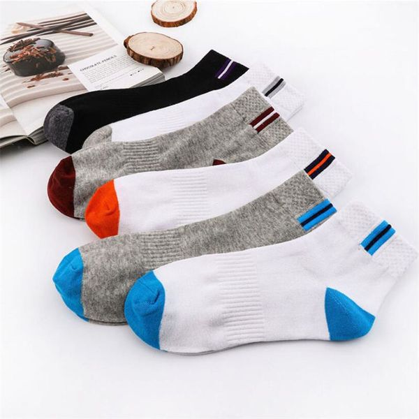1 pair of gentlemen herf and winter cato sweat absorbent sport in tube men socks, Black
1 pair of gentlemen herf and winter cato sweat absorbent sport in tube men socks, Black